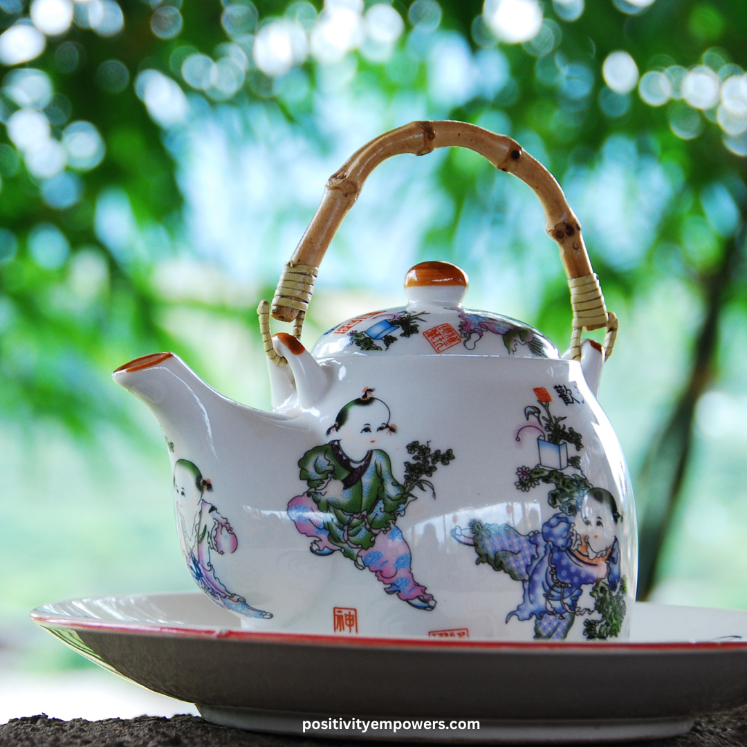 porcelain tea pot